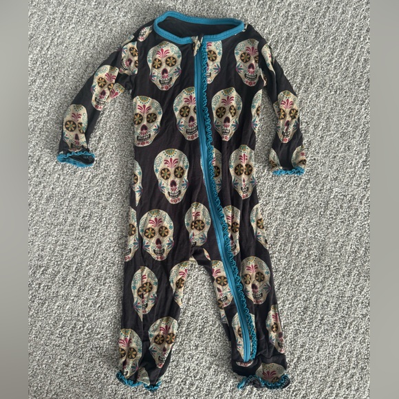 Kickee Pants Other - Kickee Pants onesie Skull Print baby One Piece Pajama skulls Halloween muertos